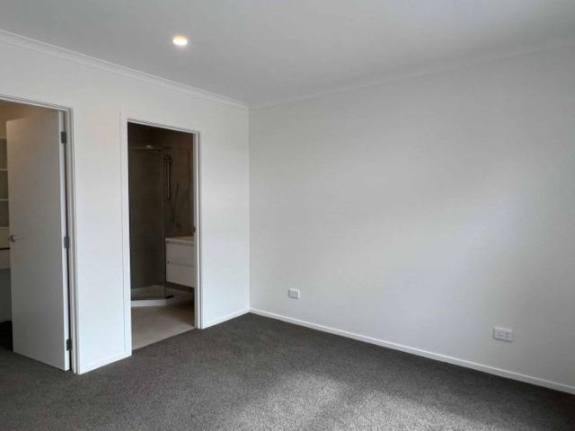 Modern 3 bedroom home for rent!