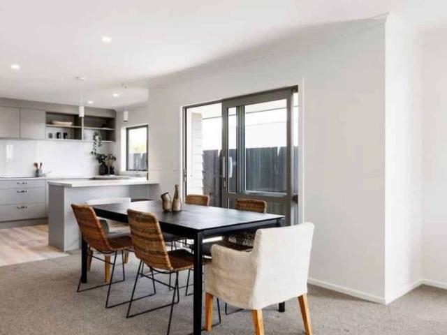 Modern 3 Bedroom Home in New Aurora Development