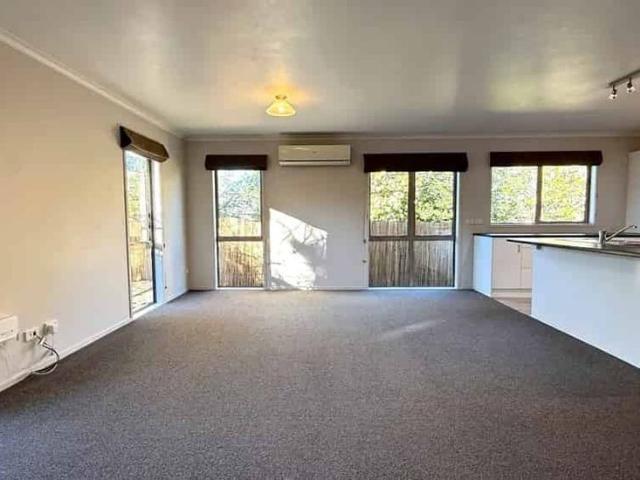Modern 3 Bedroom home in the heart of Whakatane!