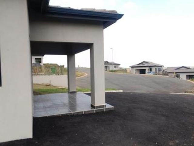 modern 3 bedroom home just 11 minute.