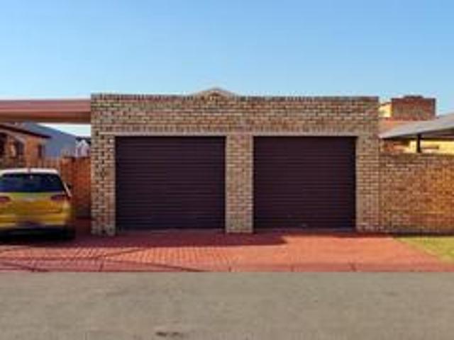 modern 3 bedroom home to let in secu.