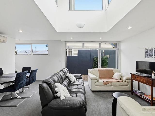 Modern 3 Bedroom Townhouse