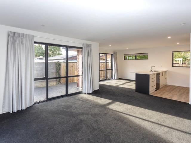 Modern 3 Bedroom Townhouse!