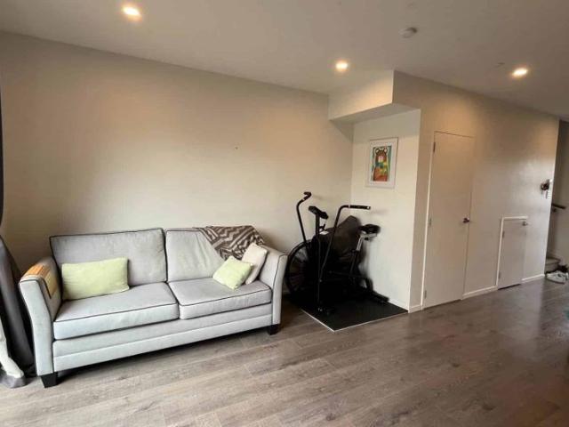 Modern 3 Bedroom Townhouse 3 bedrooms + 1 Study