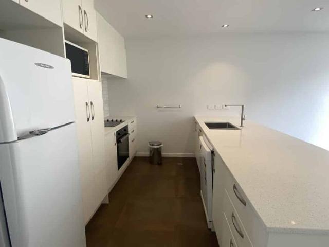Modern 3 Bedroom Townhouse in Newtown