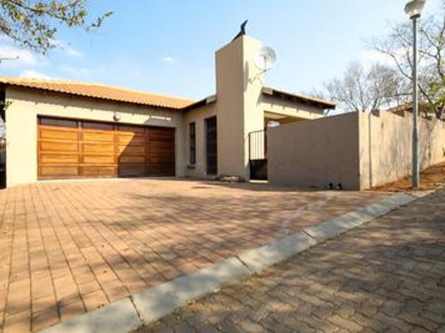 modern 3 bedroom, 2 bathroom townhou.