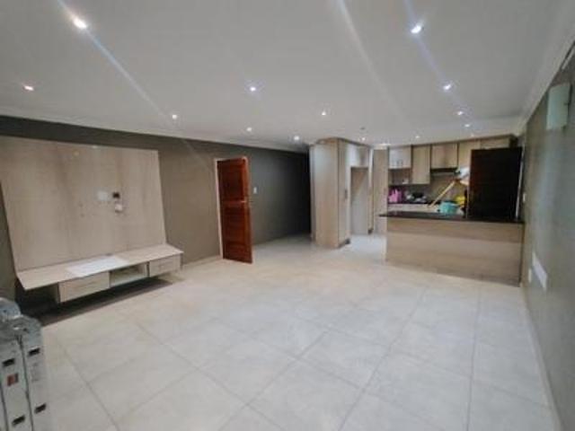modern 3 bedroom 2 bathroom to let i.