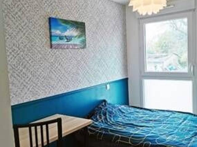 Modern 3 double bedroom apartment/university area