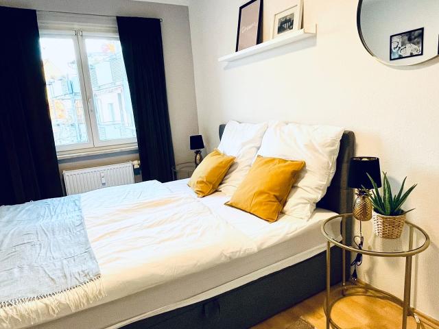 Modern 3 room apartment with balcony, WiFi, kitchen & smart TV, Erfurt Amsterdam Apartments for Rent