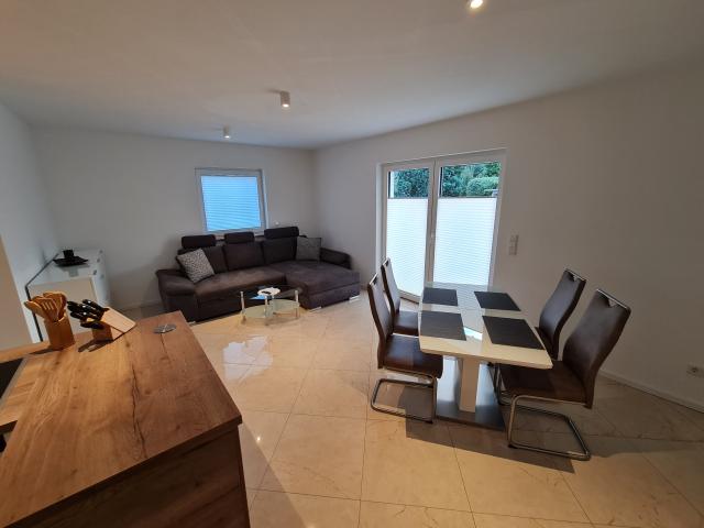Modern 3 room apartment with terrace and flat share option