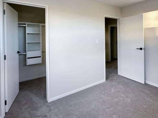 Modern 3BR Stand Alone Home + Garage | Walk to Tra