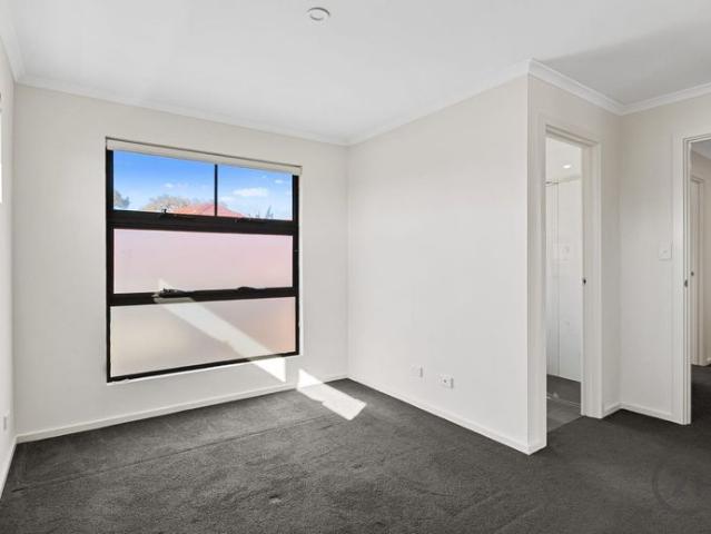 Modern 3BR Townhouse with 2 ½ Bathrooms and all the Modern Day Features