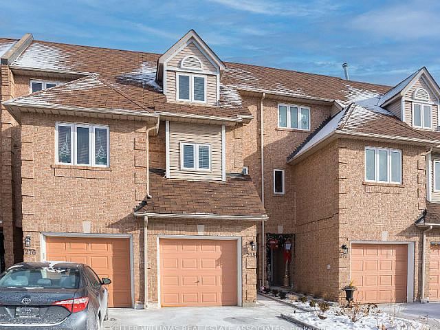 Modern 3br Townhouse Near Lrt, Square One