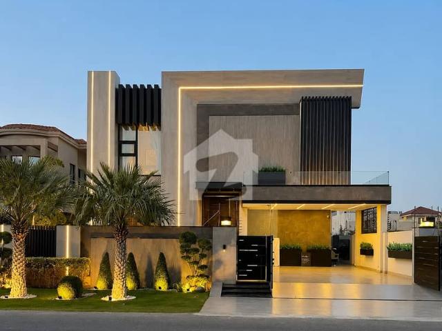 Modern 10 Marla Designer House in Prime Location Sector C, Bahria Town
