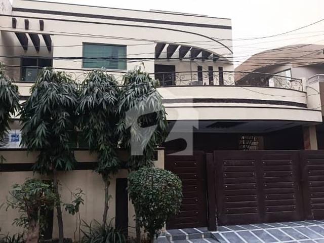 Modern 10 Marla House Punjab Society Lahore For Sale