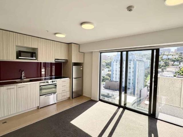 Modern 1 Bedroom Apartment