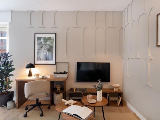 Modern 1 Bedroom Apartment with AC and Smart Amenities in Enrique Larreta, Madrid Amsterdam Apartments for Rent
