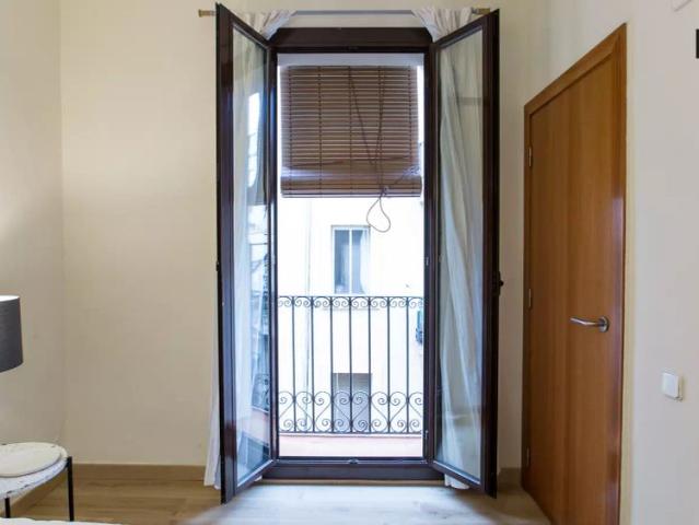 Modern 1 bedroom apartment with balcony and AC for rent near beach in La Barceloneta