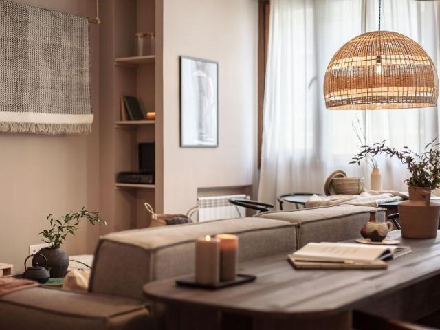 Modern 1 Bedroom Apartment with Balcony in Edgar Neville Street, Madrid Amsterdam Apartments for Rent