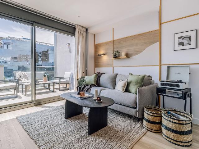 Modern 1 Bedroom Apartment with Private Terrace and Access to Pool, Madrid Amsterdam Apartments for Rent