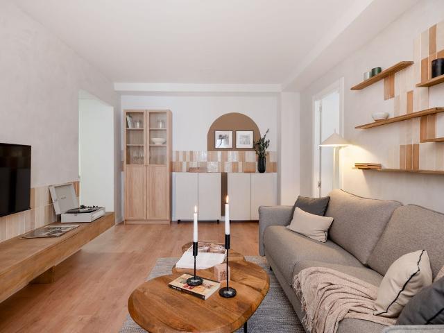 Modern 1 Bedroom Apartment with Terrace and Ducted Air Conditioning by Plaza de los Mostenses, Madrid Amsterdam Apartments for Rent