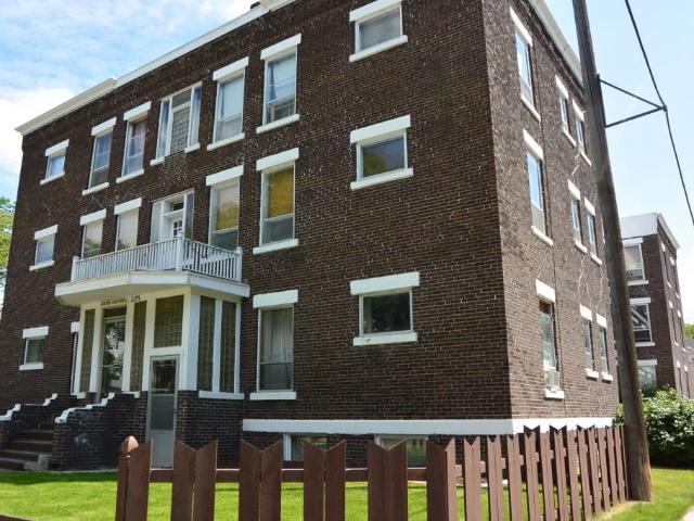 Modern 1 Bedroom Apartment for Rent at 2175 Robinson St, Regina, SK S4T 2P8 Cathedral