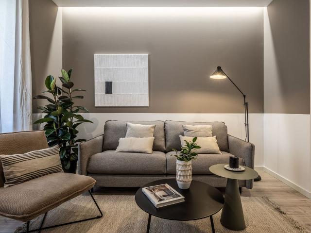 Modern 1 Bedroom Apartment in Trafalgar with Dedicated Workspace, Madrid Amsterdam Apartments for Rent
