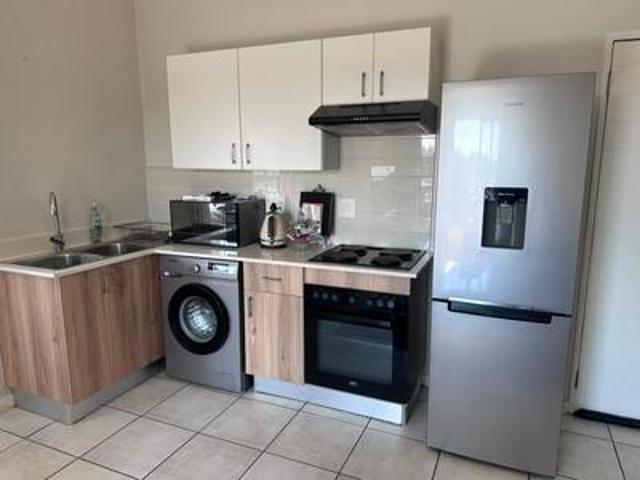 modern 1 bedroom apartment in greenp.
