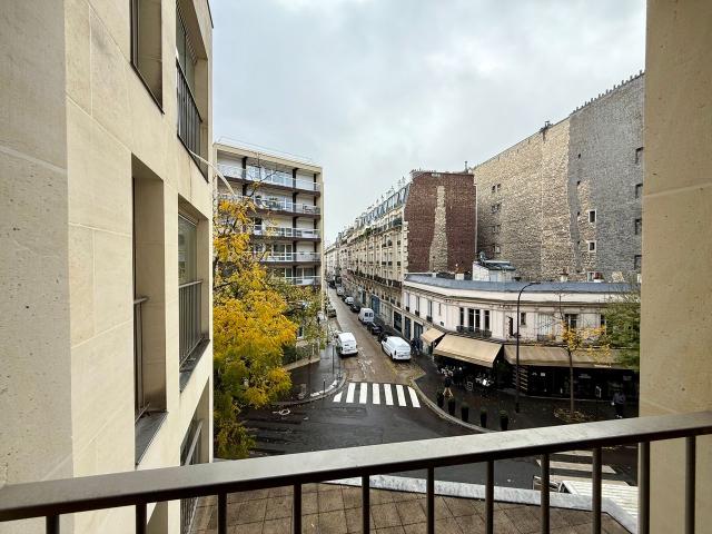 Modern 1 Bedroom Apartment Square Duranton, Paris Amsterdam Apartments for Rent