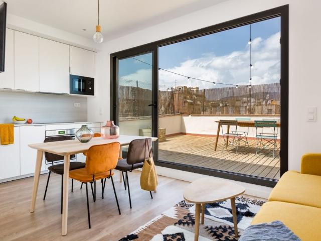 Modern 1 Bedroom Penthouse with Spacious Terrace in Eixample Dreta