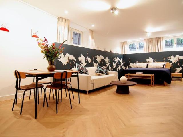 Modern 1 Bedroom Suite near Vondelpark & Museums in Oud West