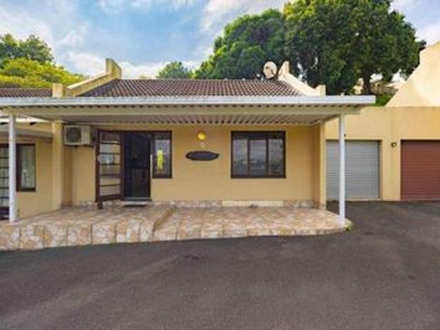modern 1 bedroom simplex in queensbu.