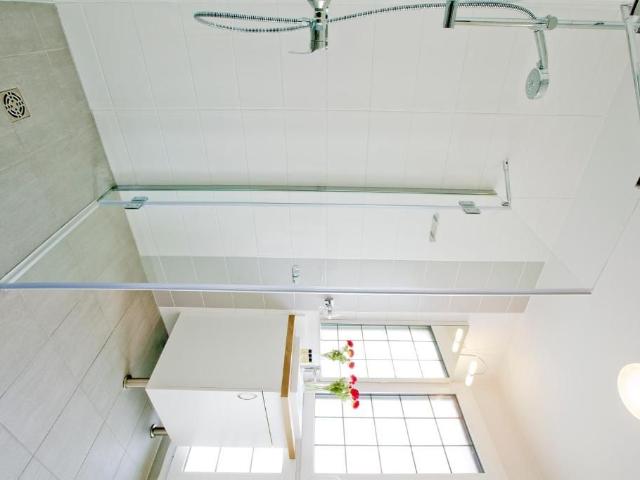 Modern 1 BR apartment with Free WiFi near Gare de Lyon: Comfort and Convenience in Paris, Paris Amsterdam Apartments for Rent