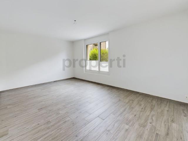 Modern 2.5 room apartment with garden seating in Zurich Affoltern