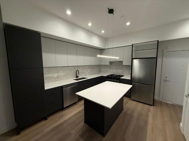 Modern 2 Bed Condo in Delta