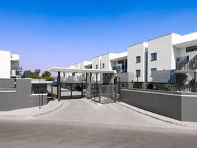 modern 2 bedroom apartment to rent a.