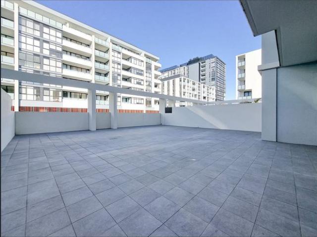 Modern 2 bedroom apartment with a large size courtyard available soon