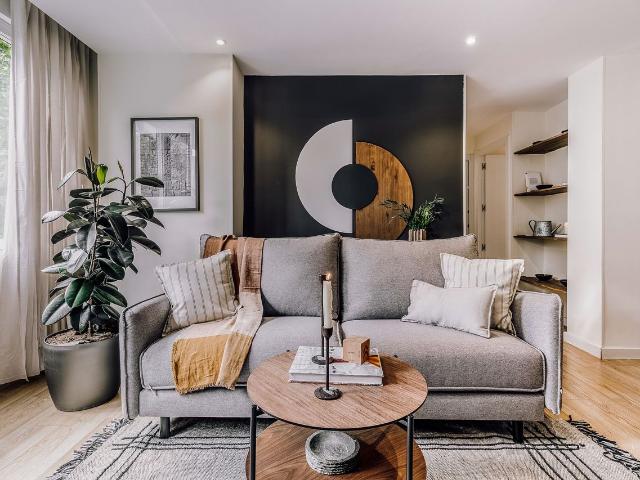 Modern 2 Bedroom Apartment with AC and Designer Furnishings in Hermano Garate, Madrid Amsterdam Apartments for Rent