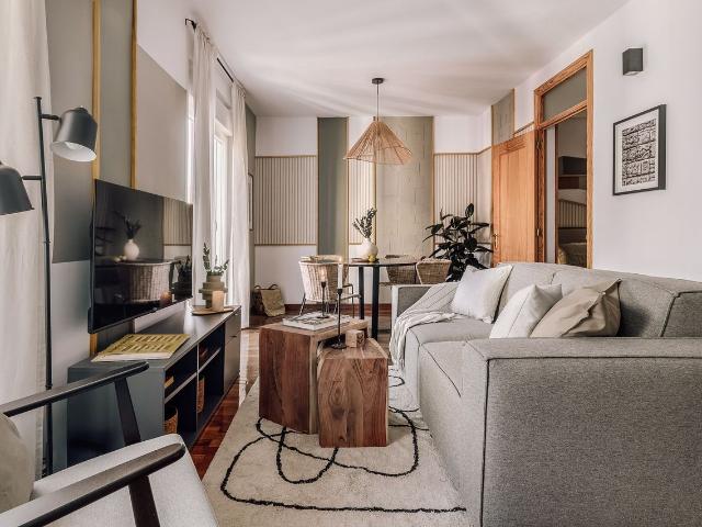 Modern 2 Bedroom Apartment with Designer Furniture and Air Conditioning in Divino Pastor, Madrid Amsterdam Apartments for Rent