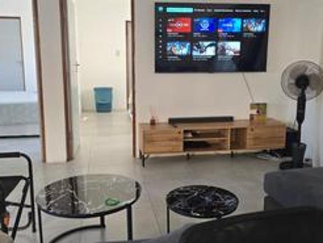 modern 2 bedroom apartment with ensu.