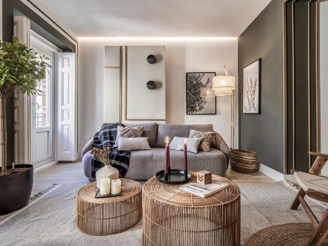 Modern 2 Bedroom Apartment with Floor Heating and Ducted AC in Trafalgar, Madrid Amsterdam Apartments for Rent