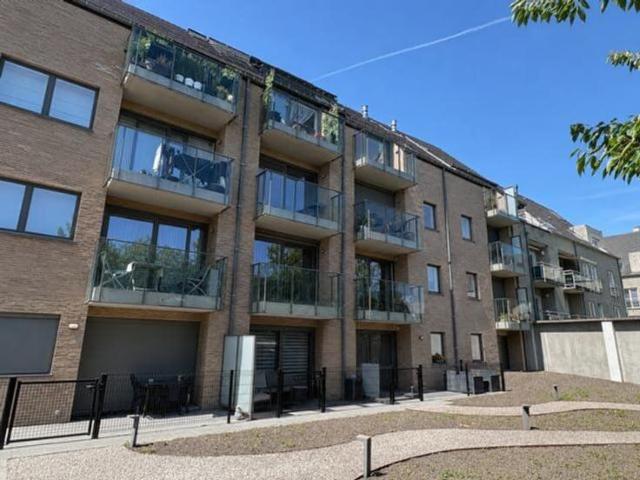 Modern 2 bedroom apartment with parking space