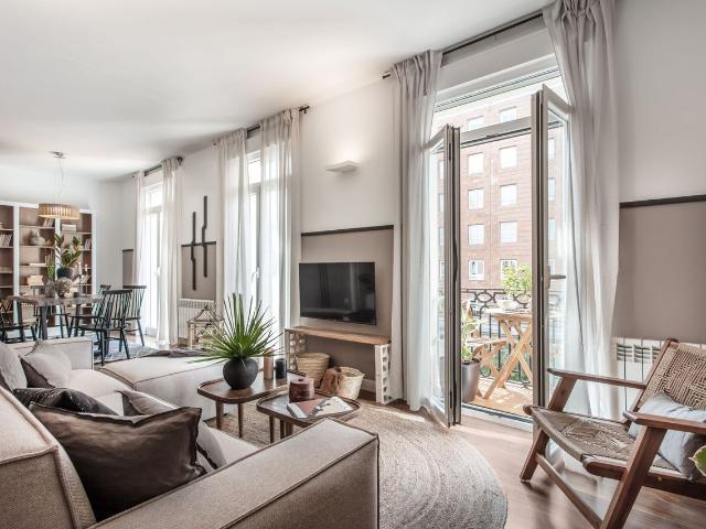 Modern 2 Bedroom Apartment with Private Balcony and Dedicated Workspace in Castellana, Madrid Amsterdam Apartments for Rent