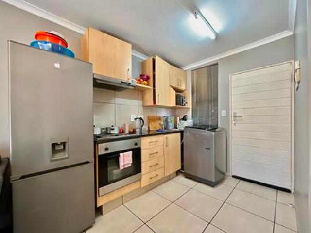 modern 2 bedroom apartment in the st.