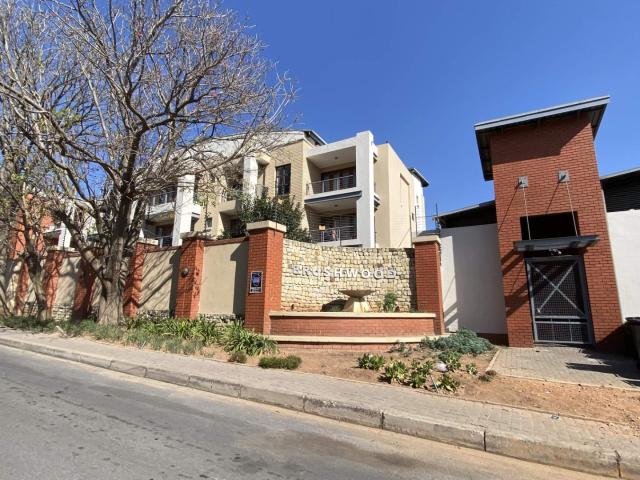 Modern 2 Bedroom Apartment in a Secure Ferndale Complex