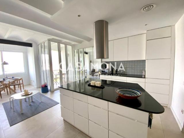 Modern 2 Bedroom Apartment in Barceloneta with Panoramic Sea Views