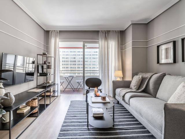 Modern 2 Bedroom Apartment in Orense with Designer Furnishings and Ducted Air Conditioning, Madrid Amsterdam Apartments for Rent