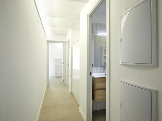 Modern 2 bedroom apartment near Poble Sec metro