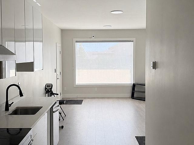 Modern 2 Bedroom Basement Suite For Rent