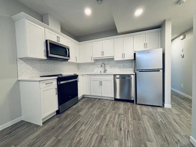 Modern 2 Bedroom Basement Suite in Legacy